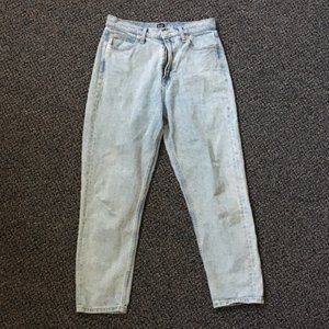 GAP Mom Jeans Light Wash Denim sz 6/28
